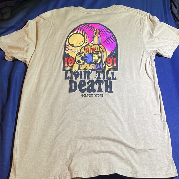 Volcom Mens RIP Livin Till Death Shirt - Picture 2 of 3